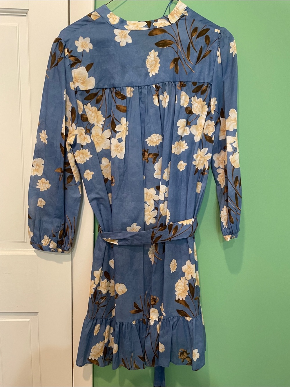 Spring/Summer Floral dress - Picture 2 of 3